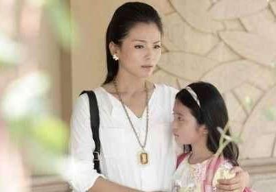 婆婆過生日，女兒死活不想去，聽女兒說一話，我去砸了婆家