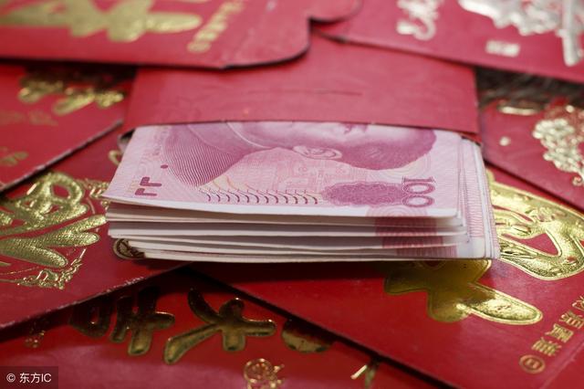 小叔子借十萬五年一直未還，婆婆說一番話，我把她扔到小叔子家