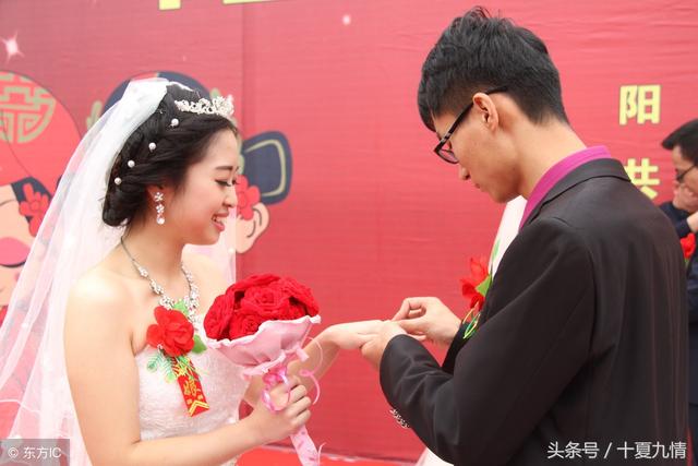光棍三十年，娶個好媳婦，我疼愛如寶，晚上給她洗衣，我氣得發抖
