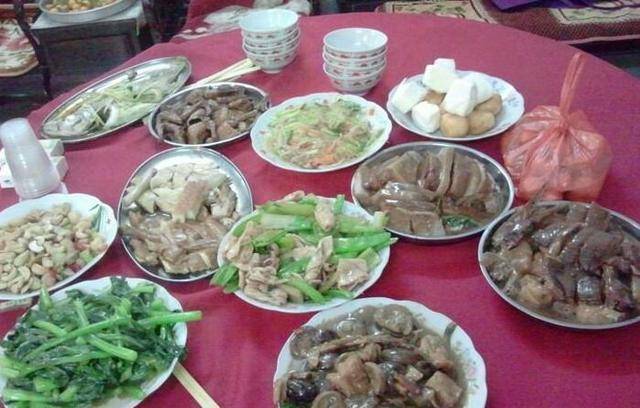 哥結婚4年未回家，我騙他家裡拆遷，他的舉動讓家裡炸開了鍋