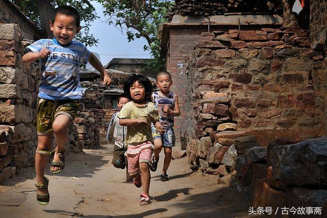 窮小子被罵一輩子打光棍，出來打工不到一年，白富美非要嫁給他