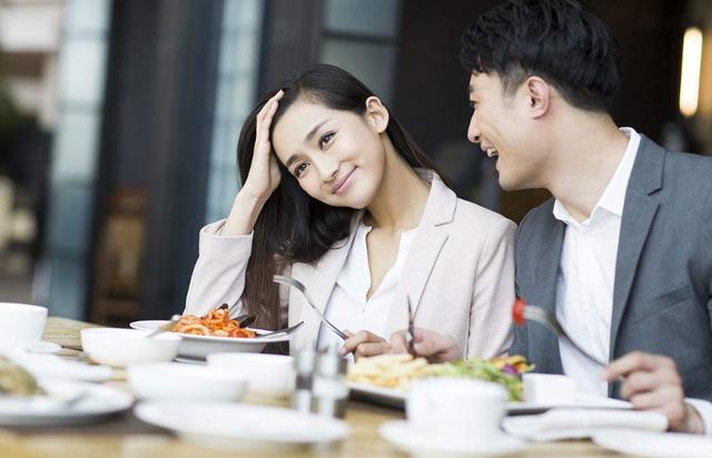 老公生意破產，我選擇離婚，同學聚會上的再相遇，讓我食慾全無