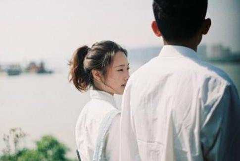 老公生意破產，我選擇離婚，同學聚會上的再相遇，讓我食慾全無