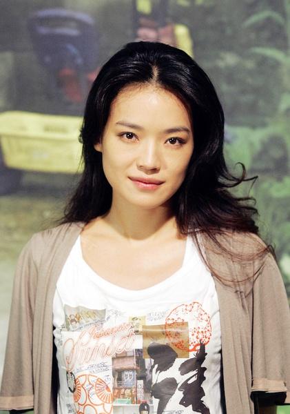 舒淇婆婆「超強背景」曝光！ 昔為「邵氏當紅女星」貌美如花 　息影多年「優雅老去」婆媳相處如母女 