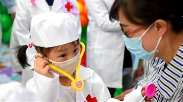 為何現在患白血病的孩子越來越多？醫生告誡：家裡這些東西趕緊扔