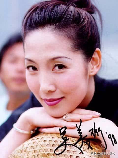 47歲花旦「密婚40億富豪」絕跡演藝圈，今被目擊「凸肚疑懷孕」罕見現身超市！