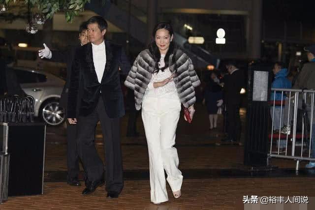 47歲花旦「密婚40億富豪」絕跡演藝圈，今被目擊「凸肚疑懷孕」罕見現身超市！