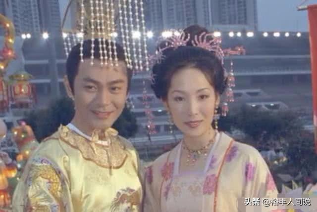 47歲花旦「密婚40億富豪」絕跡演藝圈，今被目擊「凸肚疑懷孕」罕見現身超市！