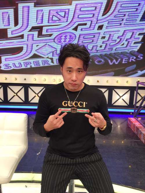搭機遭嗆「明星了不起」！余天巴頭、李亞萍狂毆被送警局！