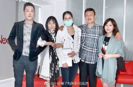 搭機遭嗆「明星了不起」！余天巴頭、李亞萍狂毆被送警局！