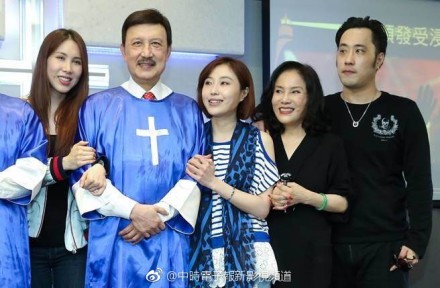搭機遭嗆「明星了不起」！余天巴頭、李亞萍狂毆被送警局！