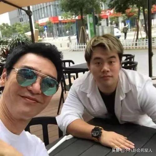 鍾鎮濤29歲兒子疑想自殺，發文稱常年經歷痛苦，鍾鎮濤回應惹眾怒！ 