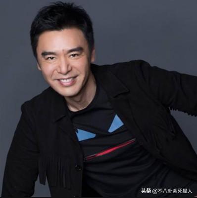 鍾鎮濤29歲兒子疑想自殺，發文稱常年經歷痛苦，鍾鎮濤回應惹眾怒！ 