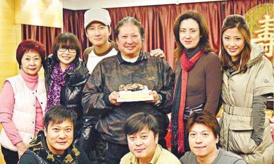 成龍的60大壽，周潤發的60大壽，洪金寶的60大壽差距一目了然！