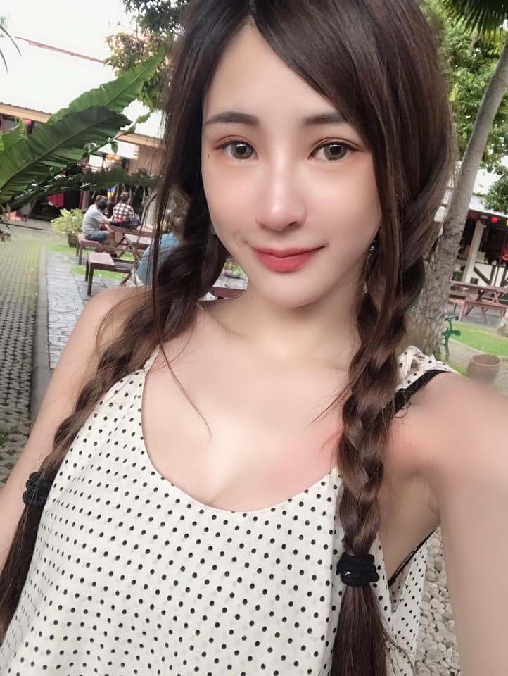 正妹業務經理！「Cynthia Yu」白嫩臉蛋五官深邃又迷人，姣好身材讓男粉天天神魂顛倒！