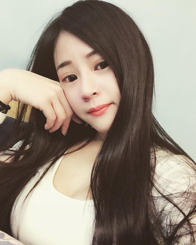 正妹業務經理！「Cynthia Yu」白嫩臉蛋五官深邃又迷人，姣好身材讓男粉天天神魂顛倒！