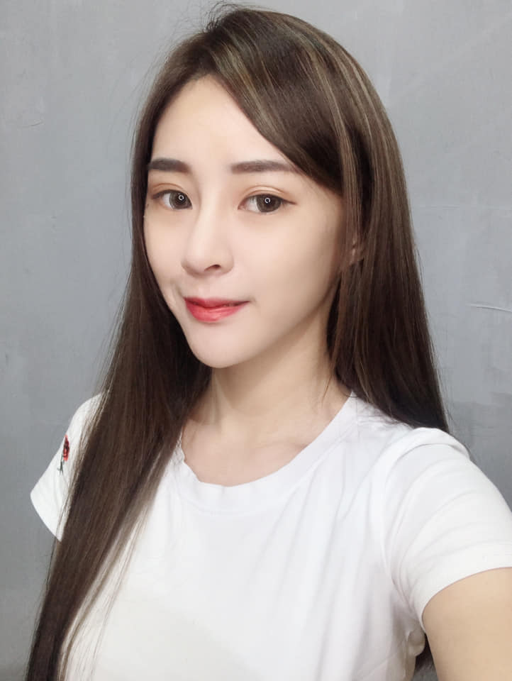 正妹業務經理！「Cynthia Yu」白嫩臉蛋五官深邃又迷人，姣好身材讓男粉天天神魂顛倒！