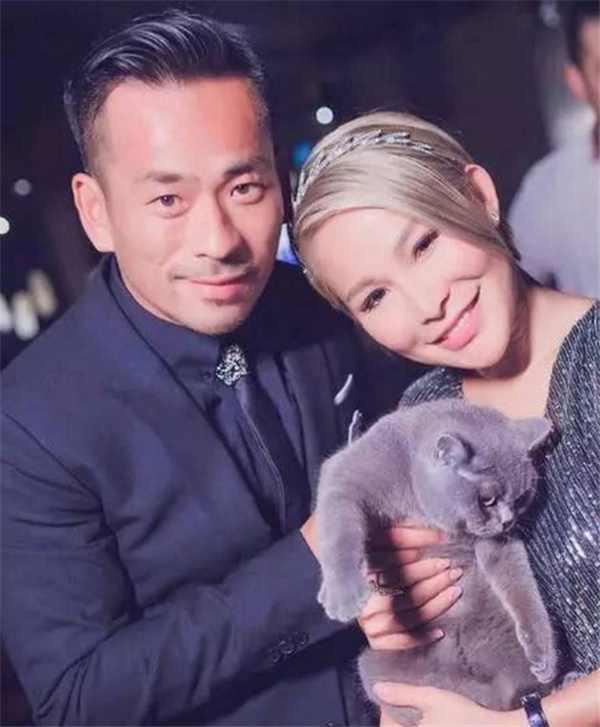 史上最強小三「3年生3胎」，大亨還買豪宅迎接 「不願放棄10年妻」安排家庭日討好正宮！