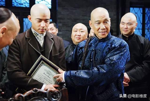 恩愛40年卻離婚了！資深影帝「50年從沒緋聞」獨寵髮妻，65歲「訴訟離婚分財產」73歲孤身一人！