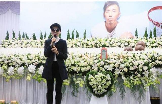 臺灣藝人鄒少官真正的死因不是咽喉癌，真正死因被媽媽夏臺鳳親口證實，母夏臺鳳淚崩告別他很孝順！