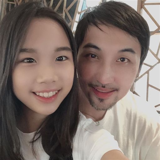 分居6年！11歲女兒罕見「和李進良搞怪同框」父女感情超好　突問媽媽「男女關係」小禎嘆：瞞不住了
