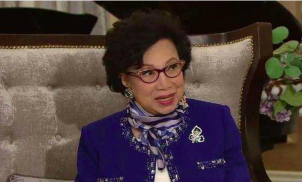 著90歲香港電視首位女演員去世，很多人得知這個消息都感到很震撼，歌王曬最後合照