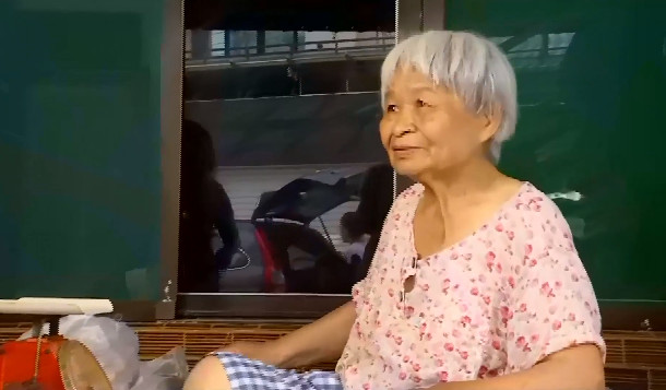 兒子癌逝，孫子車禍昏迷，高雄76歲阿嬤「拒絕捐款」賣魚丸籌錢救孫，希望大家能夠來品嘗古早味！