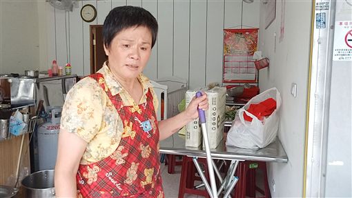 急需大家幫忙！ 「快撐不住」 阿嬤苦撐小吃店日賺百元，只為養活「左眼全盲、發育遲緩」的幼孫！