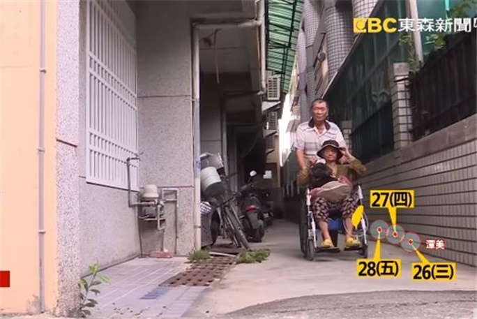 債務人落跑，他卻替債務人照顧失智老母親，「以德報怨盡孝道」的舉動天地動容！