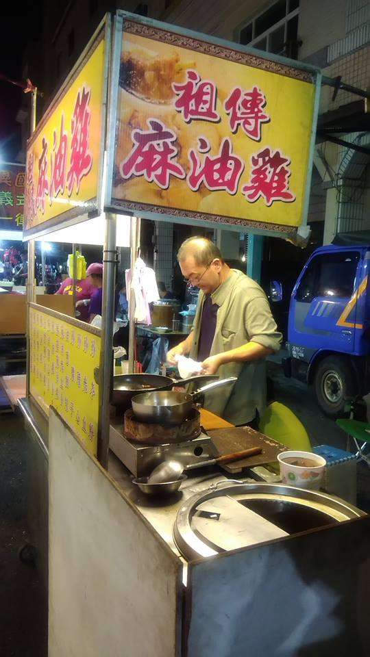 麻油雞突然歇業一個月！熟客問「老闆娘呢？」老闆淚泣自責：她走了！