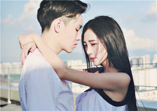 從「這一點」測試他的在乎程度！戀愛時，愛你的12星座出現這樣的「可愛模樣」代表他吃醋了！