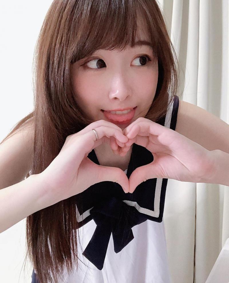 16歲學生妹來頭不小，而是個小網紅! 常在FB發美照