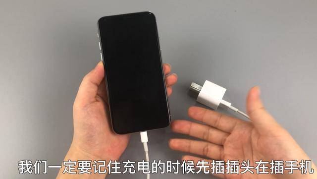 晚上手機充電，10個人里8個錯，給手機充電的這5個誤區 !
