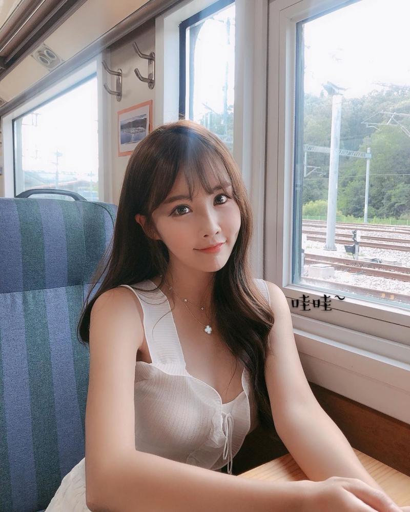 出賣我漂亮同事的IG，裡頭有太多她的美麗照片! ! !