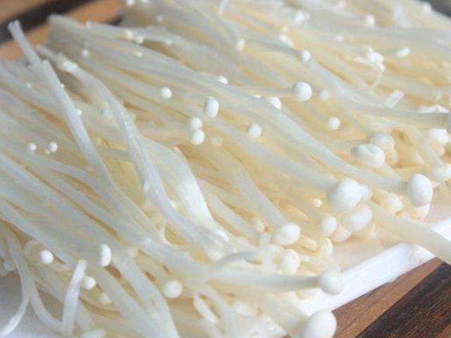 癌細胞是吃出來的？醫生提醒：4種食物吃得越多，癌細胞越高興，尤其第一種