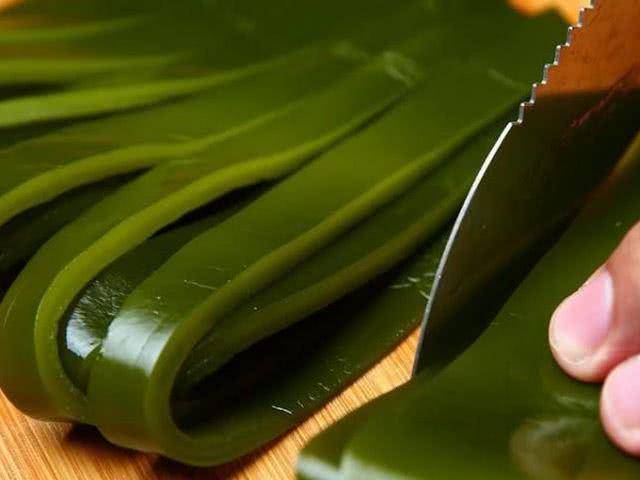 癌細胞是吃出來的？醫生提醒：4種食物吃得越多，癌細胞越高興，尤其第一種