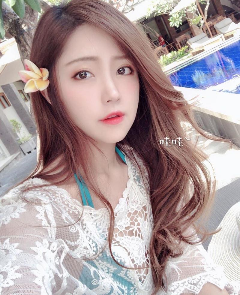 新一代的台妹網紅小甜心依凌美眉，深愛大哥哥們的愛戴~
