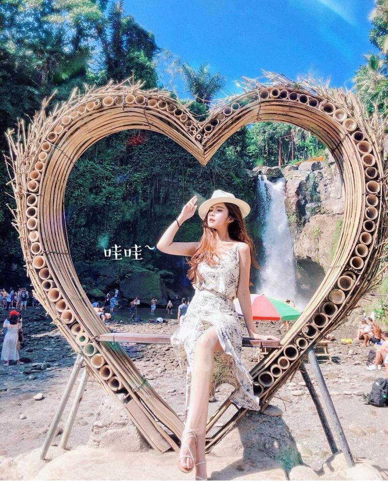 新一代的台妹網紅小甜心依凌美眉，深愛大哥哥們的愛戴~
