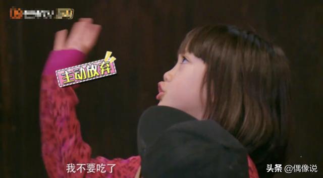 鍾麗緹一家4口拍大片！ 「母女三人顏值高」 9歲考拉甜美像媽，二女兒超模臉出眾