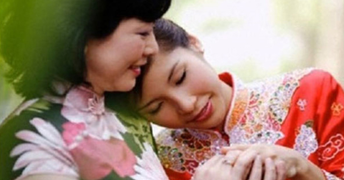 她發現丈夫外遇內心感到無比痛苦，於是找外婆傾訴，沒想到外婆的做法卻值得所有人深思！ 