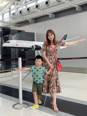 帶兒子看外婆！梁赫群意外曝光「岳母超強背景」！曝在加拿大「擁有一間學校」：回老婆娘家最開心！