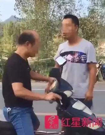 忍了20年！當街攔住國中老師怒甩「連環巴掌」逼問:你還記得我嗎？