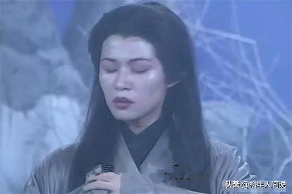 ATV當家花旦麥翠賢復出，卻慘為「酒樓賣唱」？58歲仍凍齡似少女~~