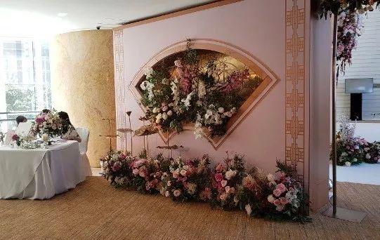 「千億媳婦」李徐子淇外甥女出嫁 李嘉欣夫婦十指緊扣賀新人
