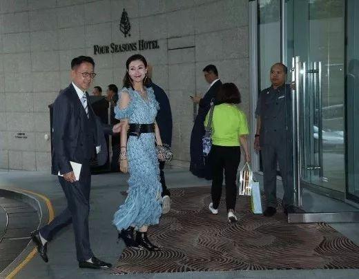 「千億媳婦」李徐子淇外甥女出嫁 李嘉欣夫婦十指緊扣賀新人