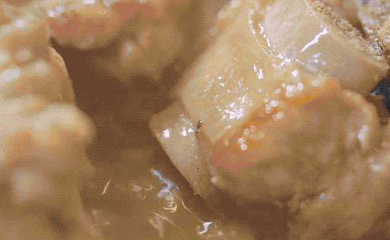 糖醋排骨的新做法，只需加一樣調料，味道翻倍好吃，兒子說有創意