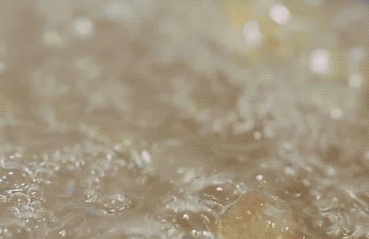糖醋排骨的新做法，只需加一樣調料，味道翻倍好吃，兒子說有創意