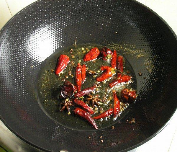 爸爸做的水煮魚非常入味好吃，配料做法齊全，再也不想在外面吃了