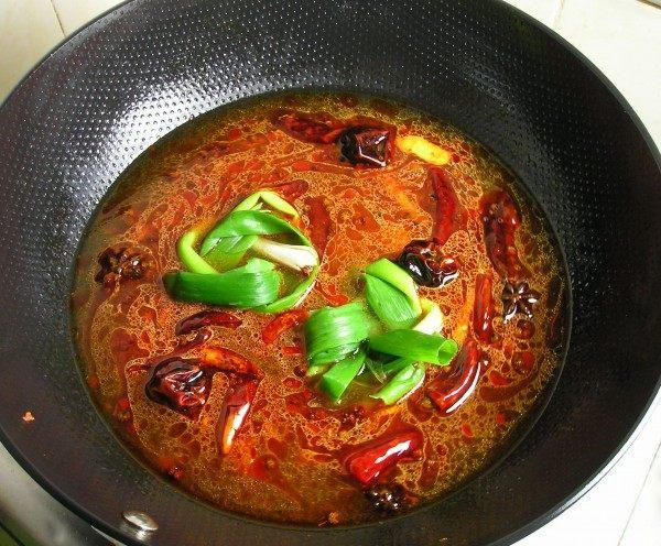 爸爸做的水煮魚非常入味好吃，配料做法齊全，再也不想在外面吃了