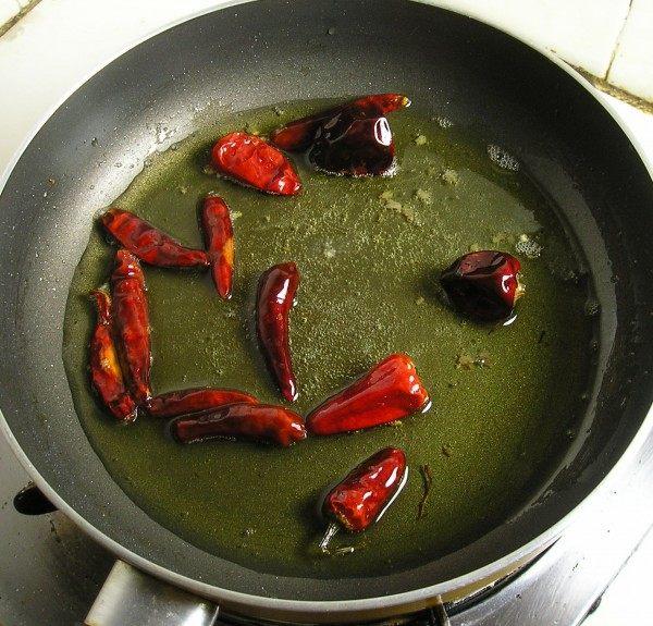 爸爸做的水煮魚非常入味好吃，配料做法齊全，再也不想在外面吃了